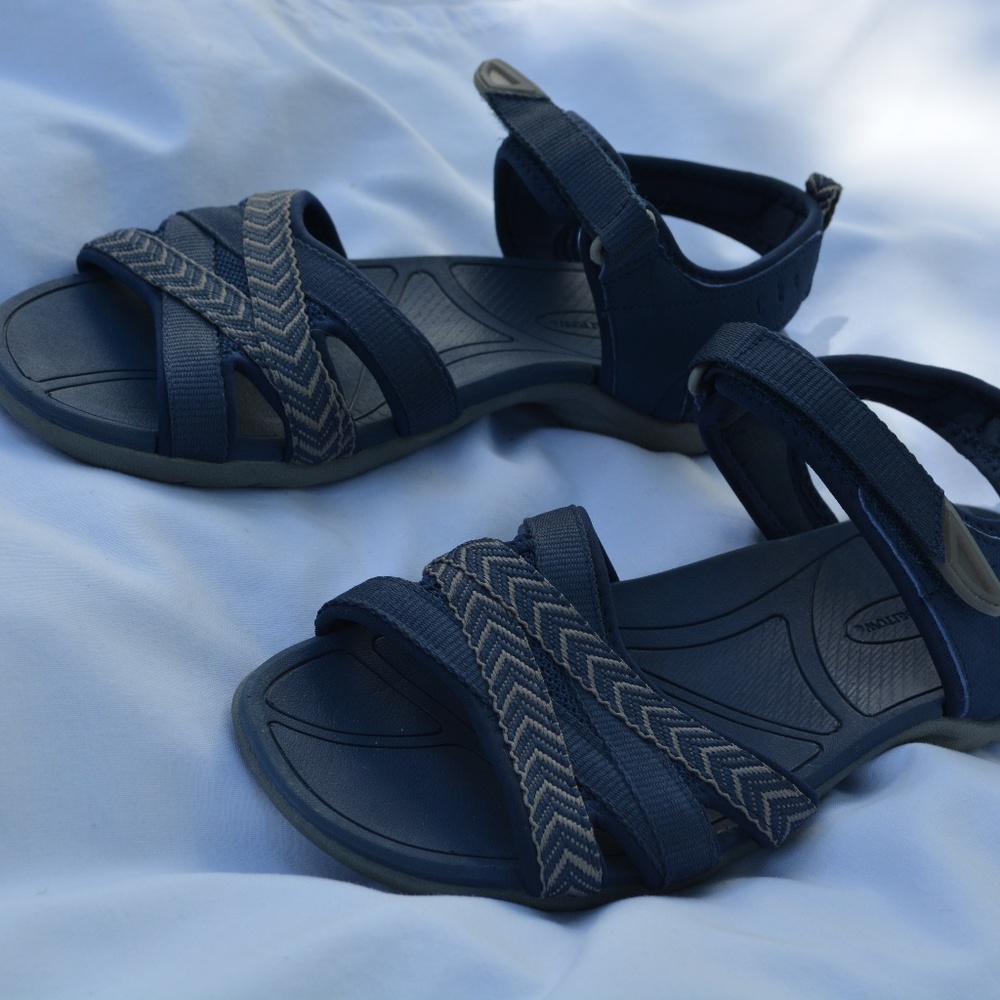 Womens 7.5 Navy/Gray Sport Sandals by Croft&Barrow